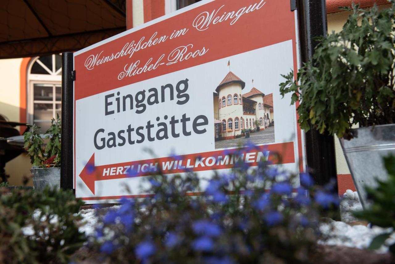 Hotel Weinschlößchen im Weingut Roos Ilbesheim Exterior foto